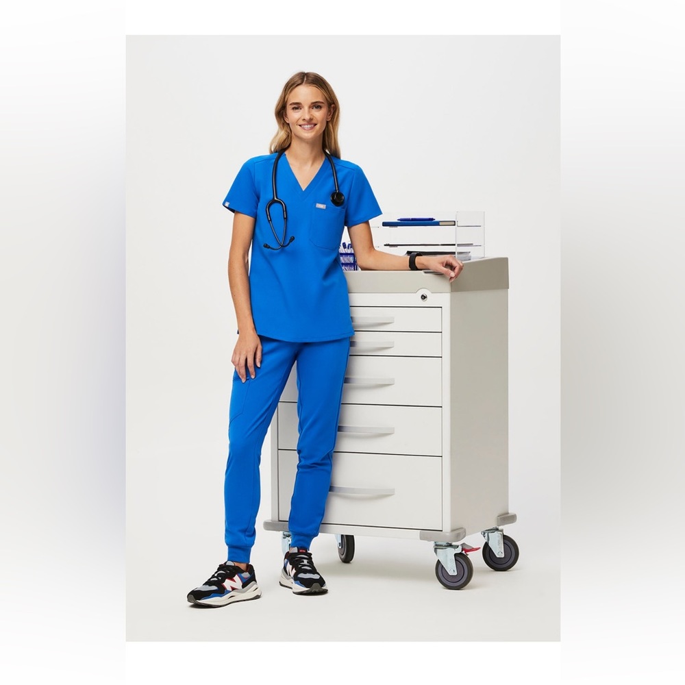 Figs scrub set in royal blue